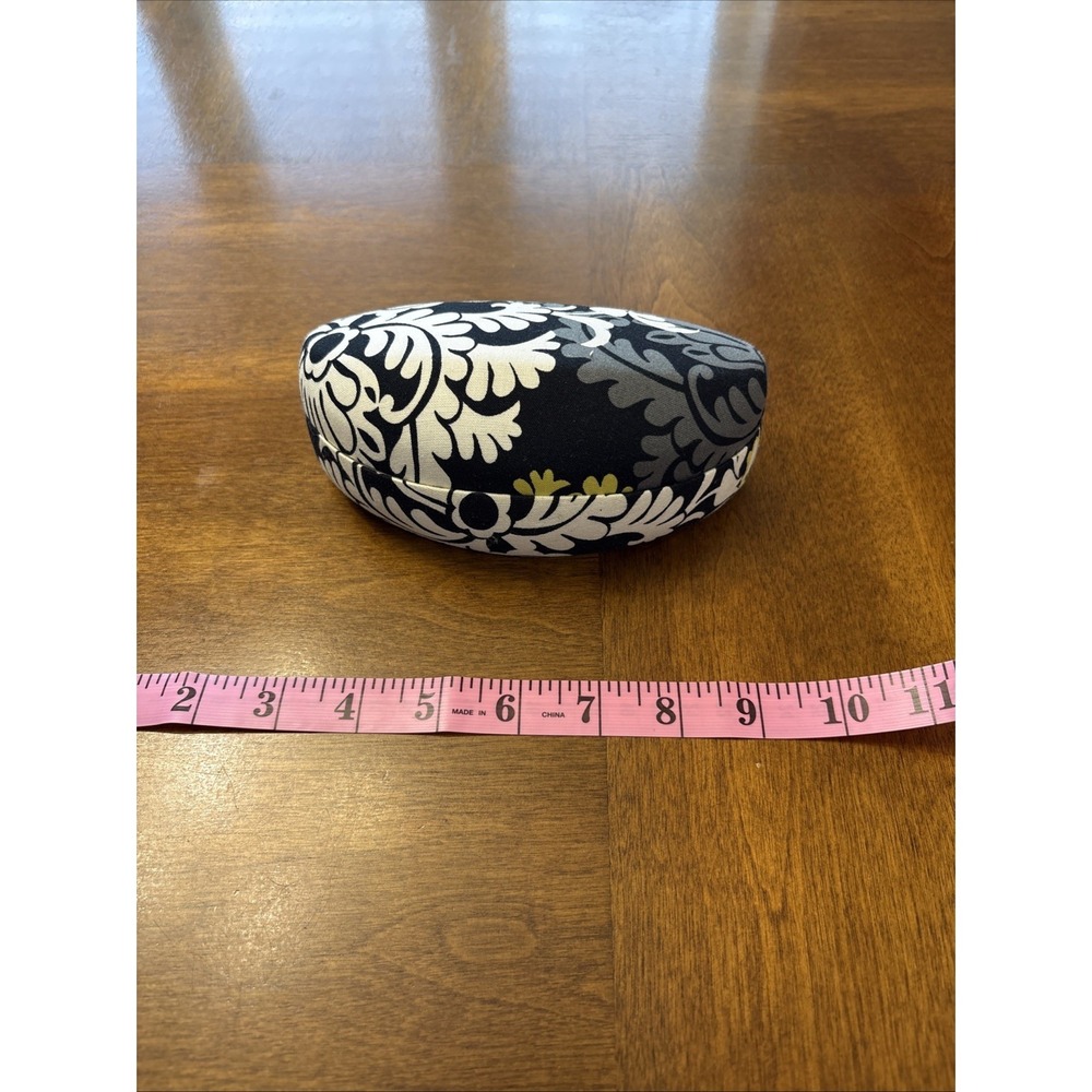 Vera Bradley clamshell‎ hard eyeglass case in retired Baroque pattern